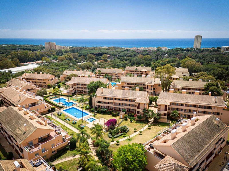 2 спальная комната квартира продается в Elviria, Málaga