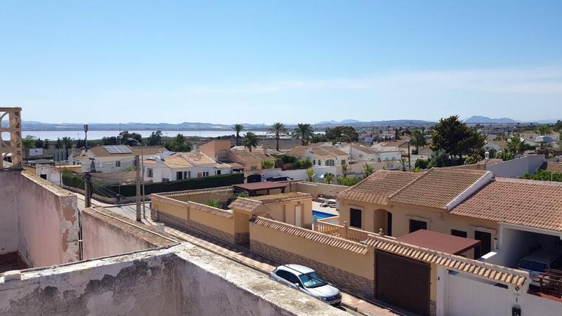 Villa à vendre dans Torrevieja, Alicante