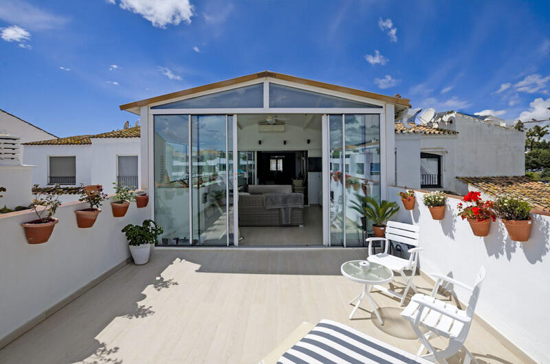 3 спальная комната квартира продается в Puerto Banus, Málaga