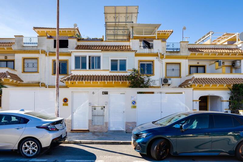 3 Cuarto Adosado en venta