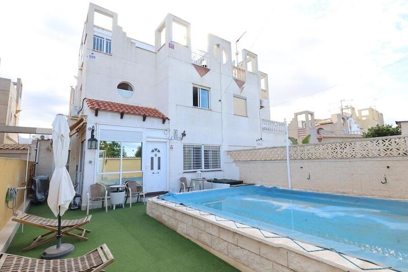 Byhus til salg i Torrevieja, Alicante