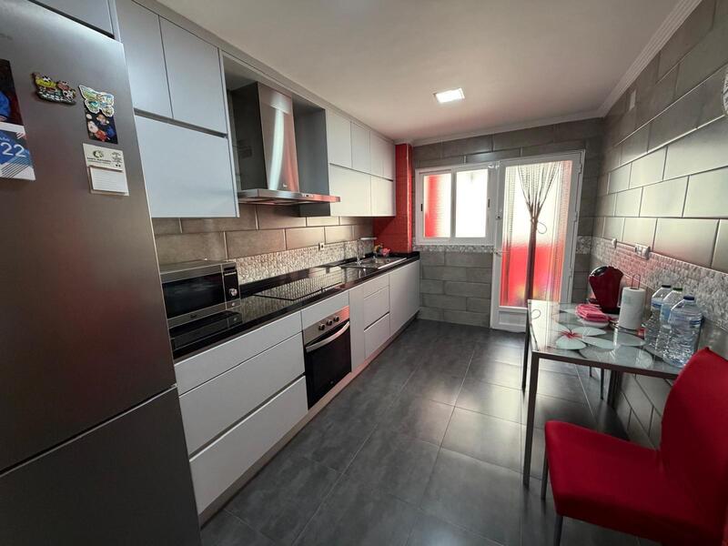 3 спальная комната квартира продается в Beniel, Murcia