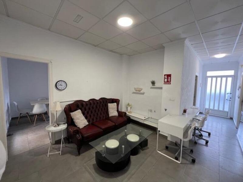 городская тюрьма продается в Dolores, Alicante городская тюрьма продается в Dolores, Alicante