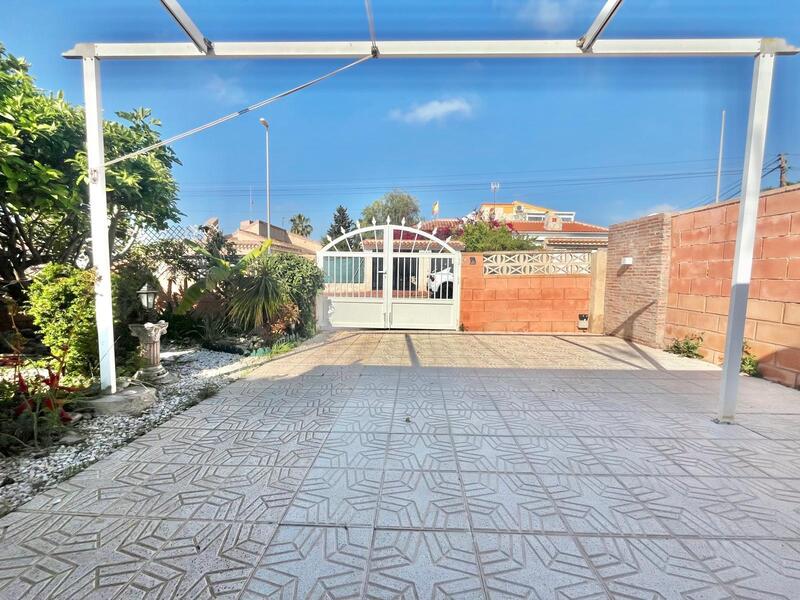 3 slaapkamer Villa Te koop in Orihuela Costa, Alicante