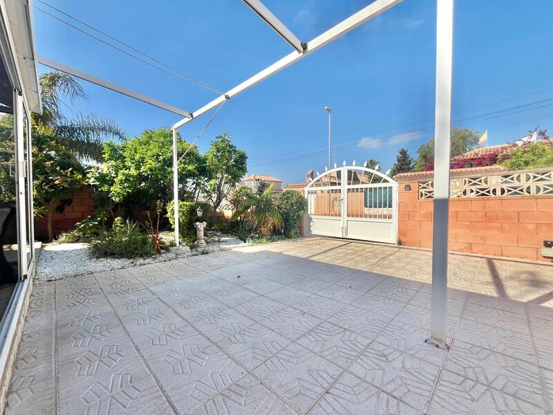3 slaapkamer Villa Te koop in Orihuela Costa, Alicante