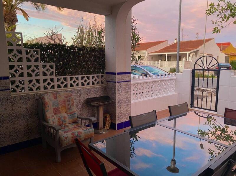 2 Schlafzimmer Stadthaus zu verkaufen in Torrevieja, Alicante