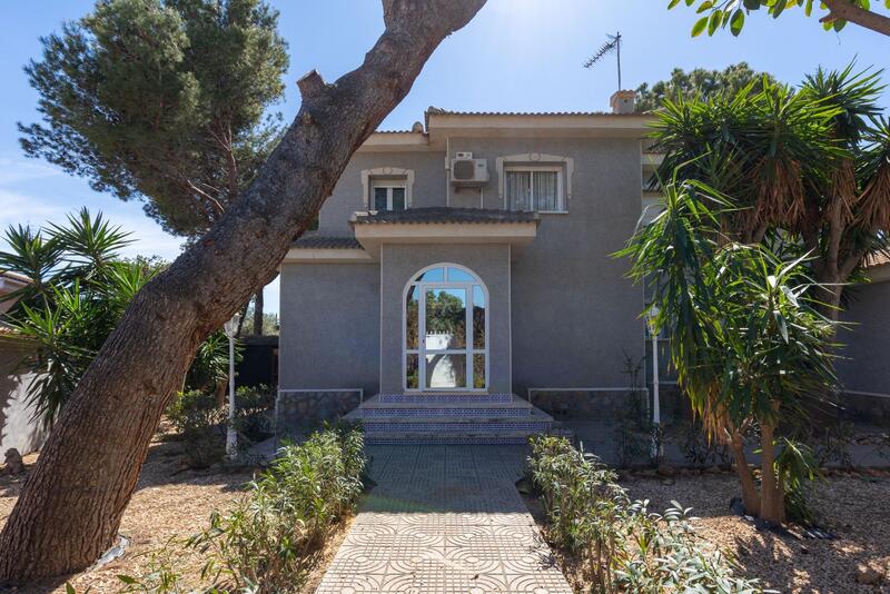 5 спальная комната вилла продается в Rojales, Alicante