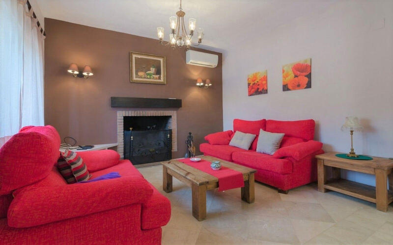 4 Schlafzimmer Landhaus zu verkaufen