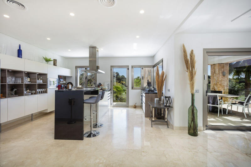 5 Schlafzimmer Villa zu verkaufen 5 Schlafzimmer Villa zu verkaufen