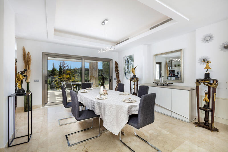 5 Schlafzimmer Villa zu verkaufen 5 Schlafzimmer Villa zu verkaufen