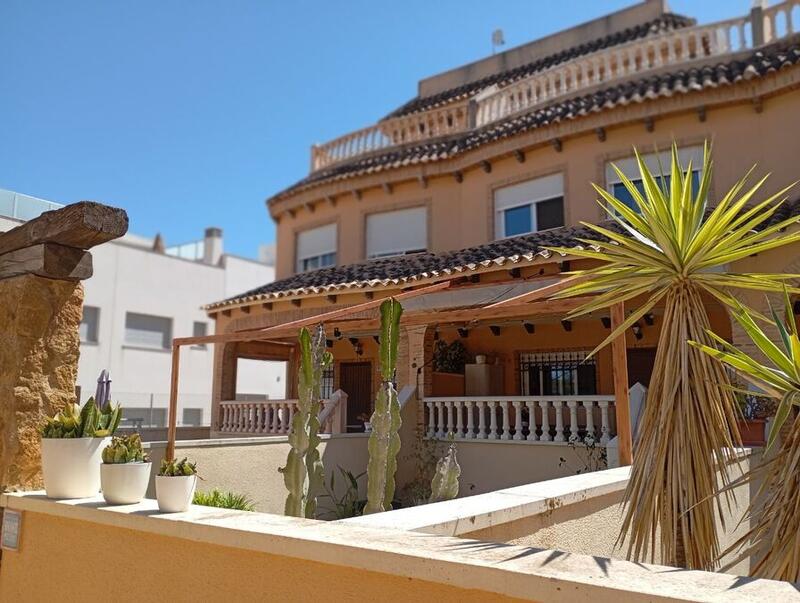 Maison de Ville à vendre dans Guardamar del Segura, Alicante