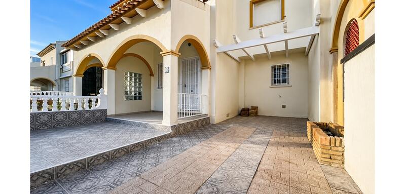 Townhouse for sale in Orihuela Costa, Alicante