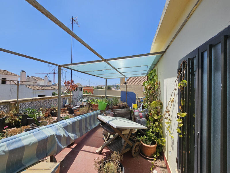5 спальная комната городская тюрьма продается в Estepona, Málaga
