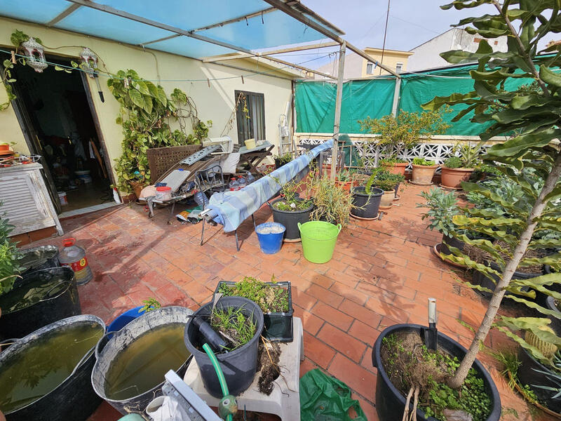 5 спальная комната городская тюрьма продается в Estepona, Málaga