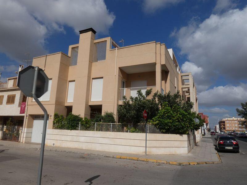 4 slaapkamer Villa Te koop 4 slaapkamer Villa Te koop