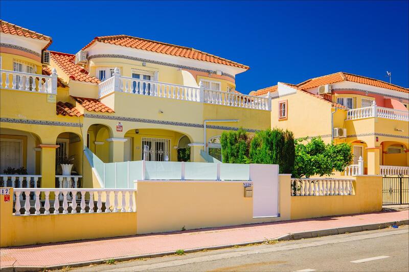 Radhus till salu i Orihuela Costa, Alicante
