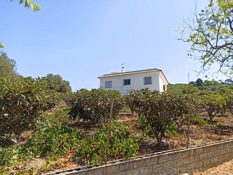 Landsted til salg i Estepona, Málaga