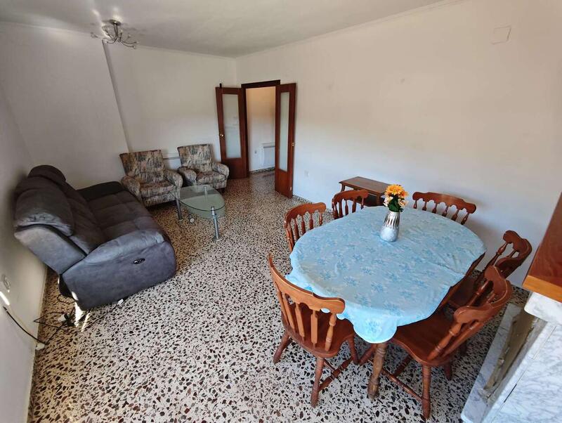 4 bedroom Apartment for sale