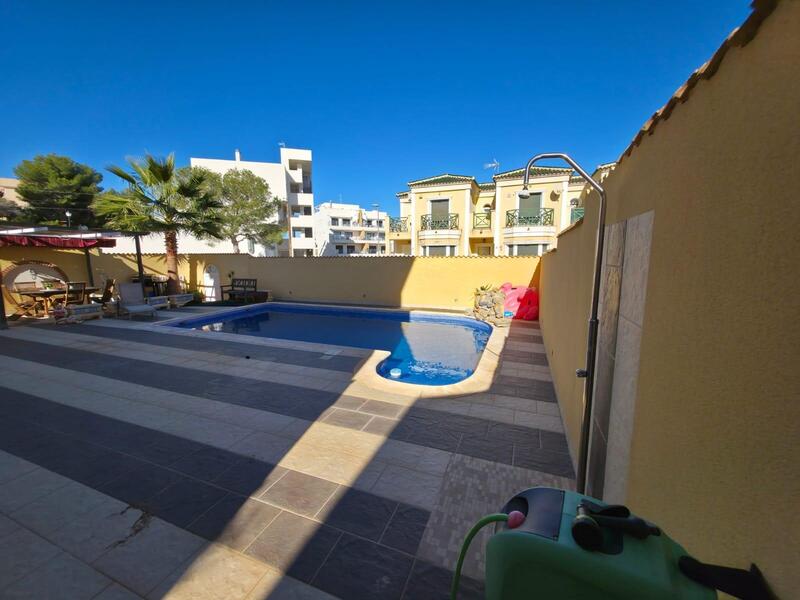 4 slaapkamer Villa Te koop