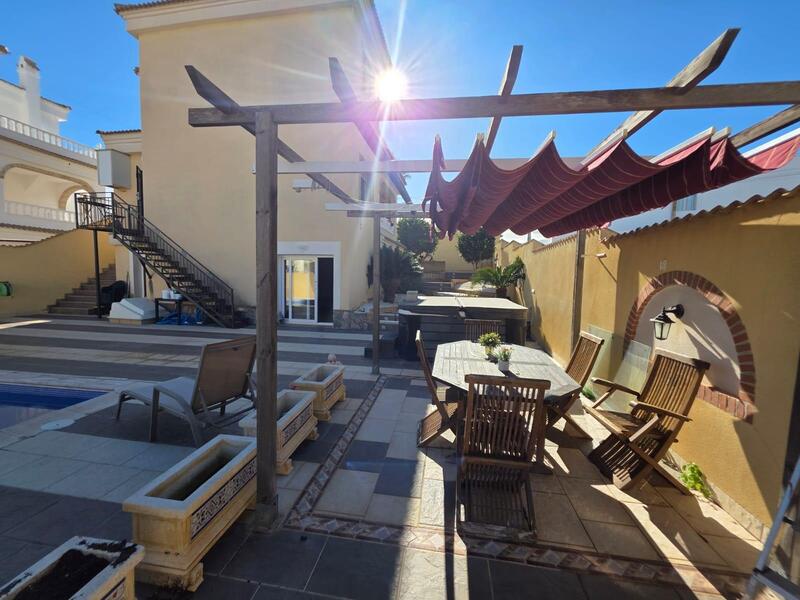 4 slaapkamer Villa Te koop