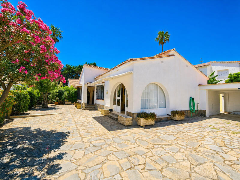 Villa til salg i La Duquesa, Málaga