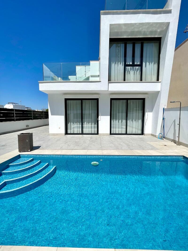 3 Cuarto Villa en venta