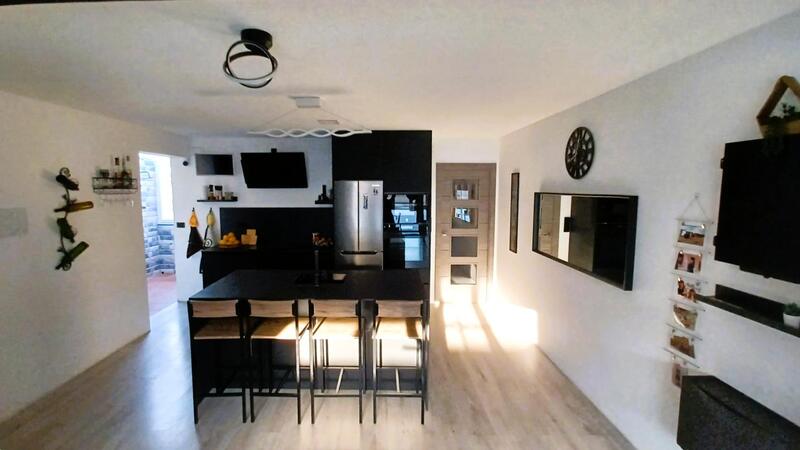 3 bedroom Apartment for sale