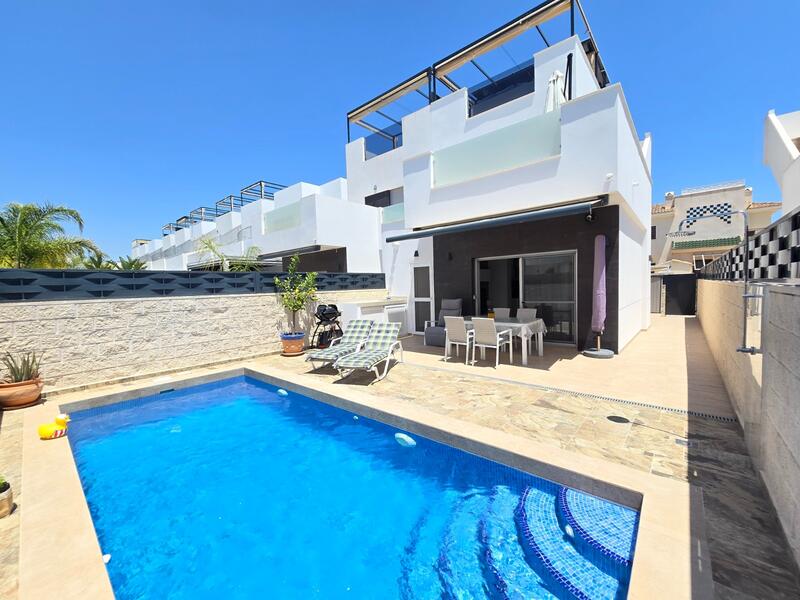 3 bedroom Villa for sale
