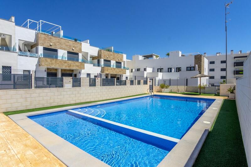 Townhouse for sale in Villamartin, Alicante
