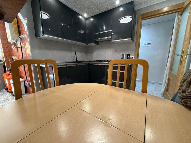 4 bedroom Apartment for sale