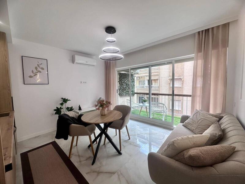 Lägenhet till salu i Torrevieja, Alicante