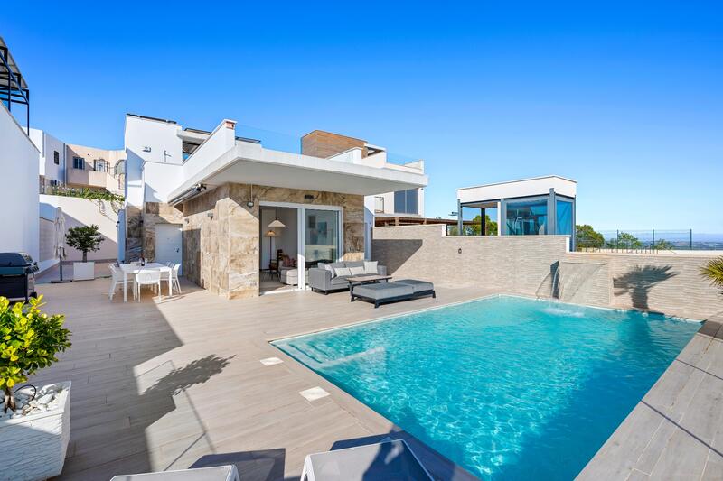 Villa en venta en San Miguel de Salinas, Alicante