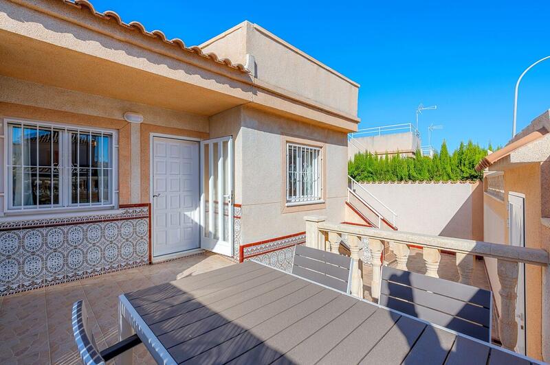 Villa Te koop in Torrevieja, Alicante