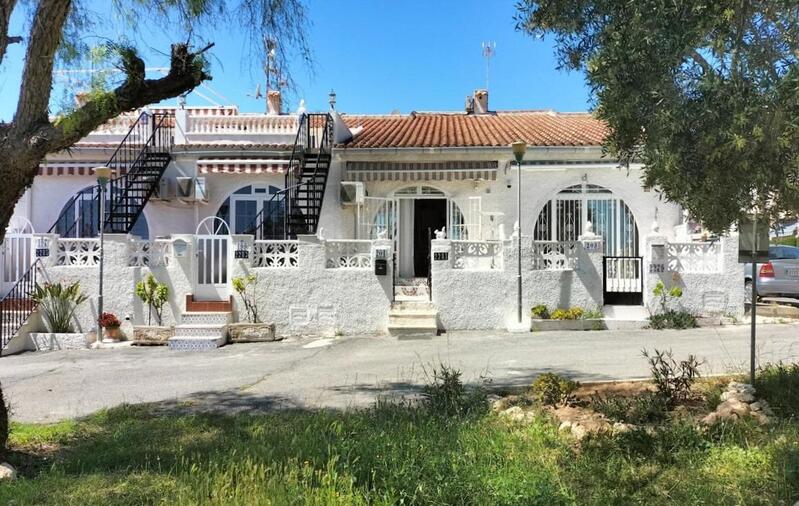 Villa for sale in Torrevieja, Alicante