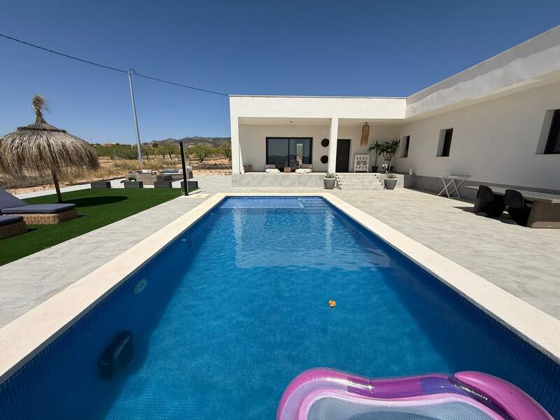 Villa en venta en Pinoso, Alicante Villa en venta en Pinoso, Alicante
