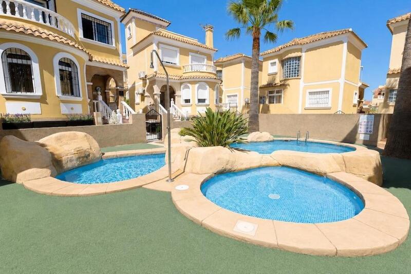 Villa for sale in Villamartin, Alicante
