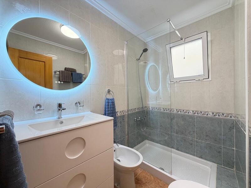 2 slaapkamer Appartement Te koop 2 slaapkamer Appartement Te koop