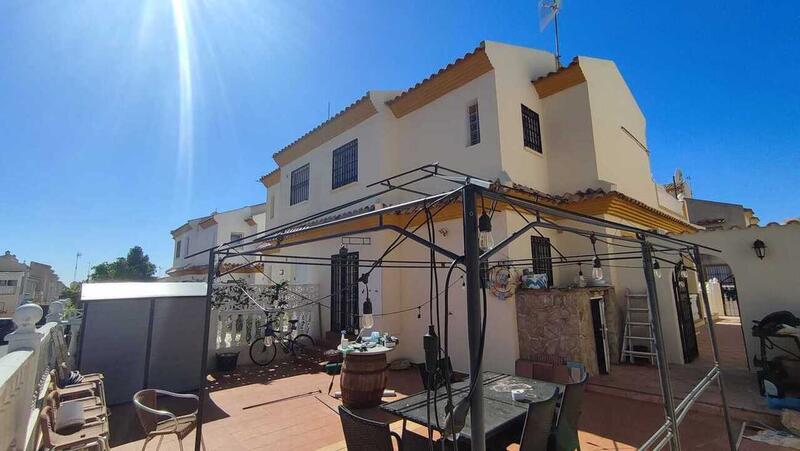 3 bedroom Townhouse for sale 3 bedroom Townhouse for sale