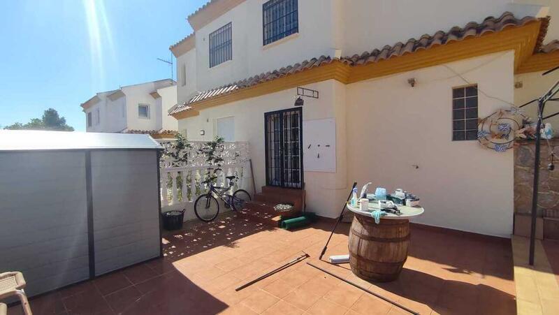 3 bedroom Townhouse for sale 3 bedroom Townhouse for sale
