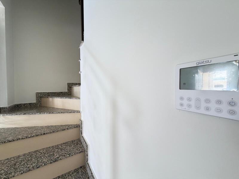 2 bedroom Townhouse for sale