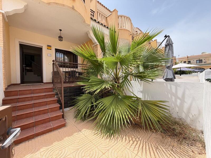 2 bedroom Townhouse for sale