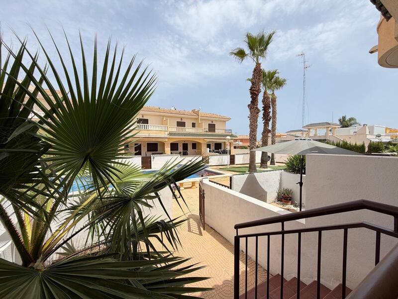 2 bedroom Townhouse for sale