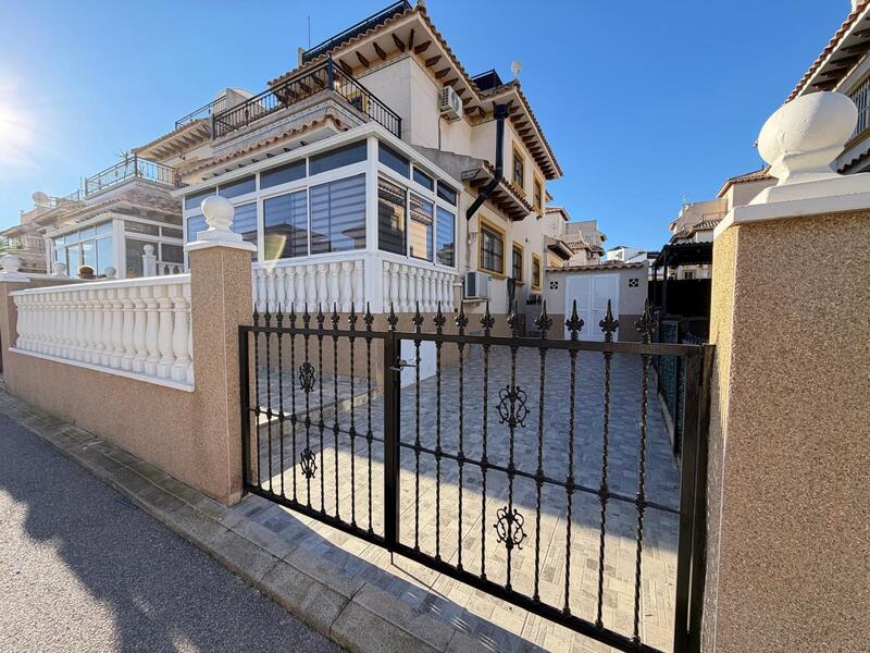 2 bedroom Townhouse for sale 2 bedroom Townhouse for sale