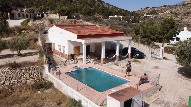 4 bedroom Country House for sale 4 bedroom Country House for sale