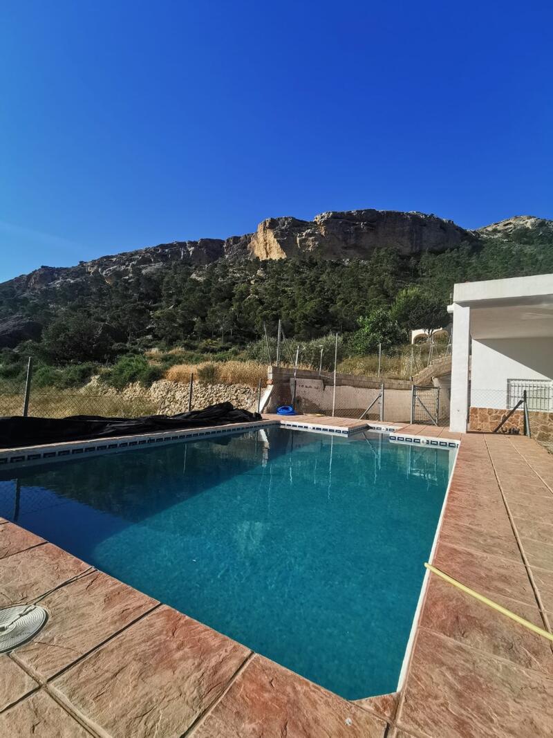 4 bedroom Country House for sale 4 bedroom Country House for sale