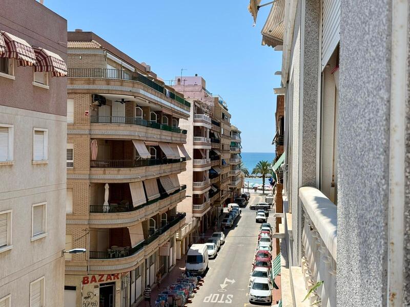 Apartamento en venta en Torrevieja, Alicante