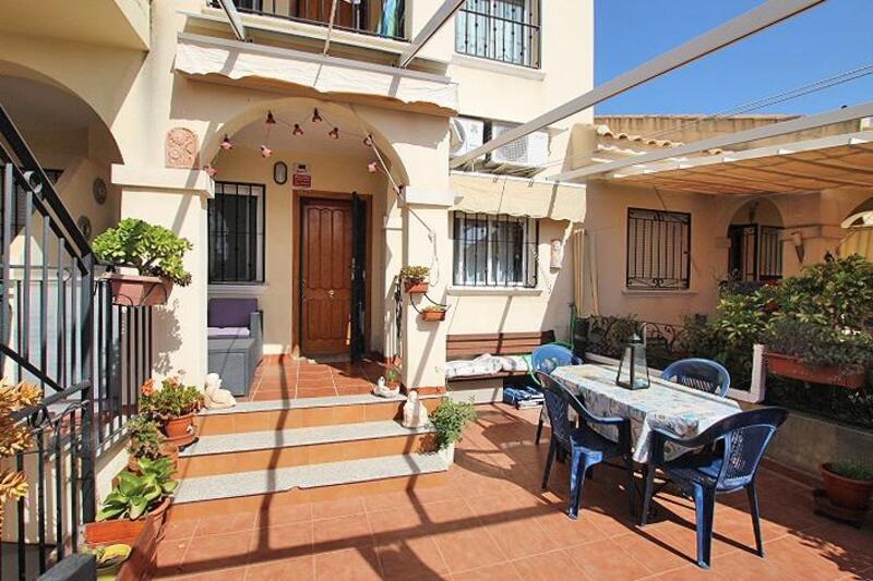 Villa en venta en Guardamar del Segura, Alicante