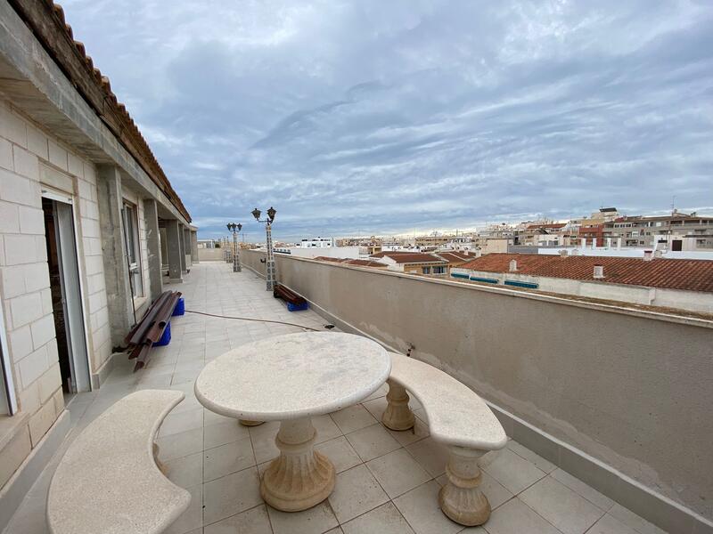 квартира продается в Torrevieja, Alicante