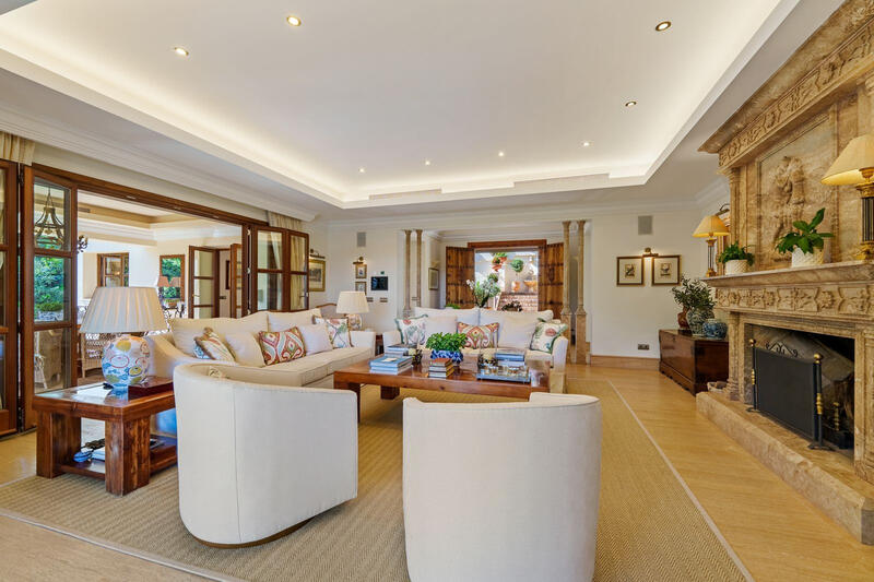 6 bedroom Villa for sale