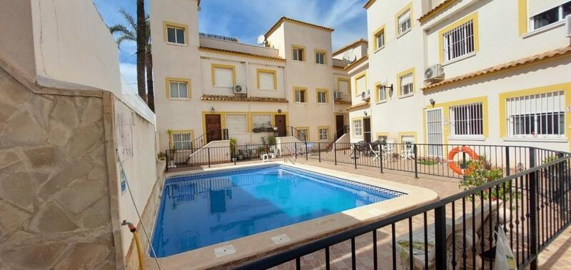 Adosado en venta en Torremendo, Alicante